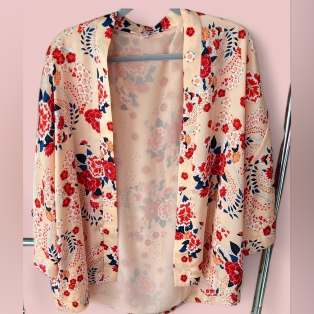 NWOT Open front satin cardigan by Violet & Claire
